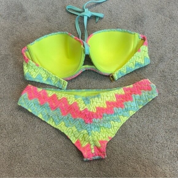 Victorias Secret pink blue yellow knit zigzag print two piece bikini swimsuit - Picture 3 of 5